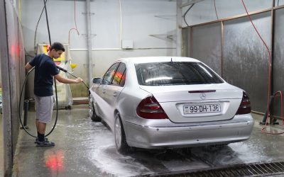 Så tvättar du bilen rätt, och var du faktiskt får göra det